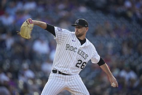 Rockies aim to stop losing streak in matchup with the Giants